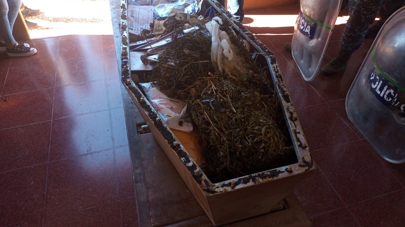 Quemaron 40 kilos de marihuana y 10 kilos de cocana